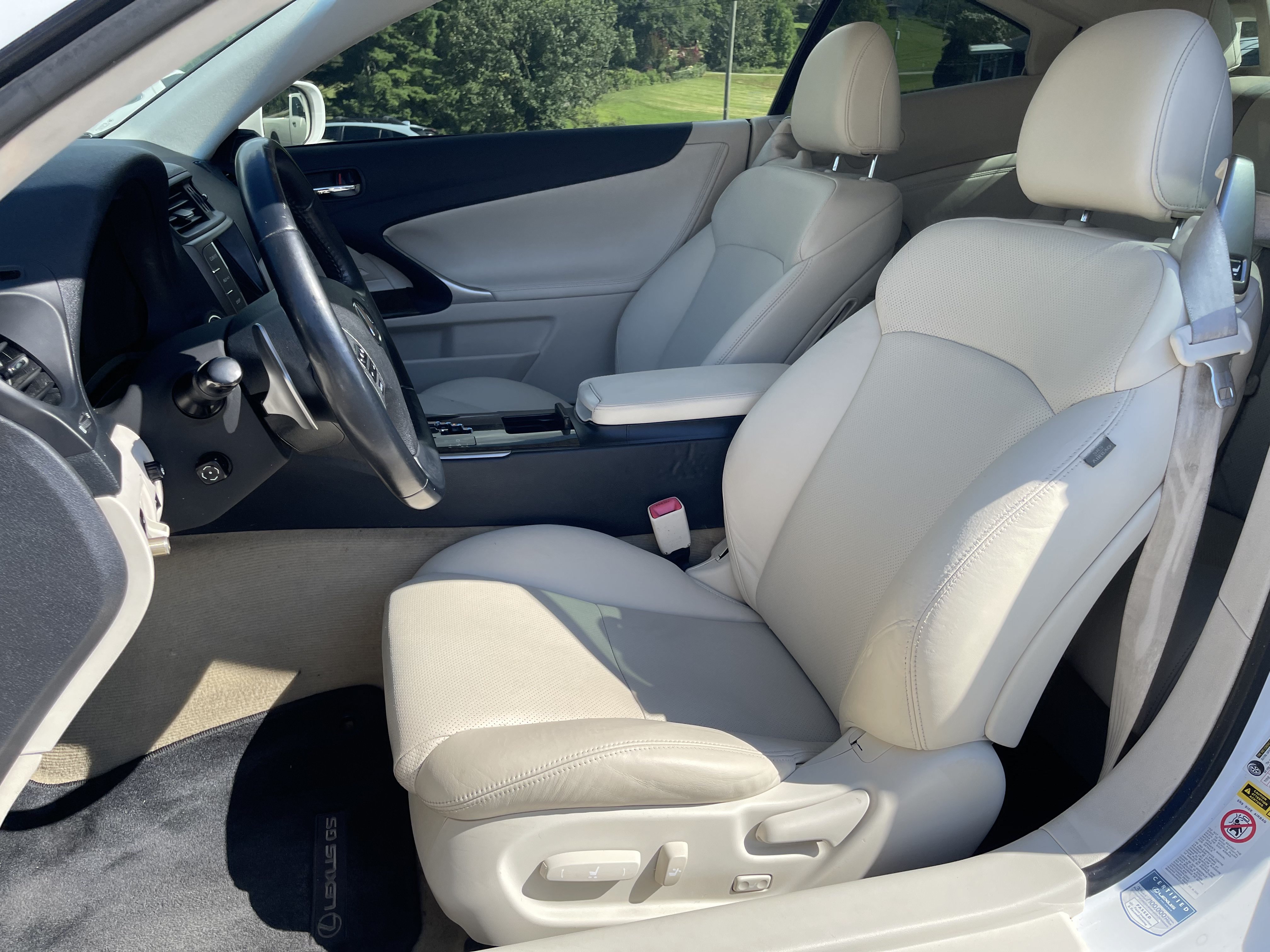 Used 2010 Lexus IS 250C RWD image 9
