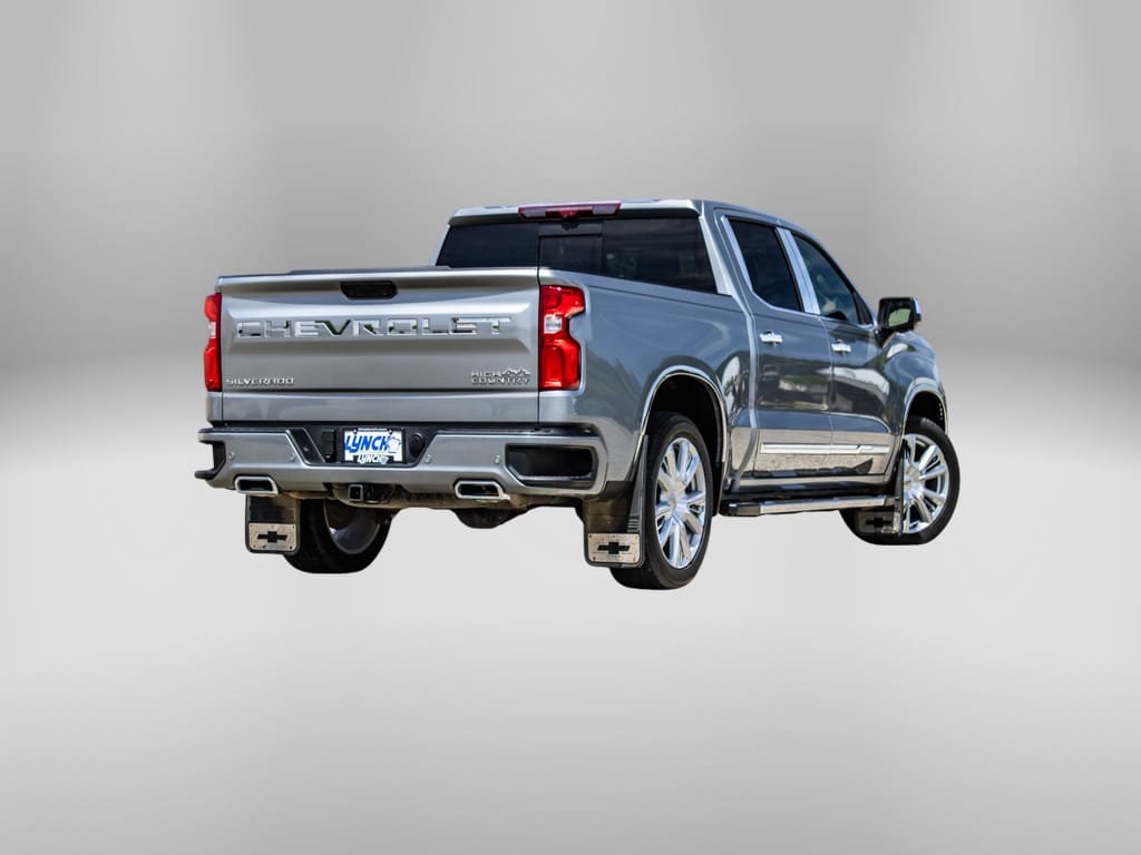 Used 2024 Chevrolet Silverado 1500 High Country w/ High Country Premium Package AWD/4WD image 9