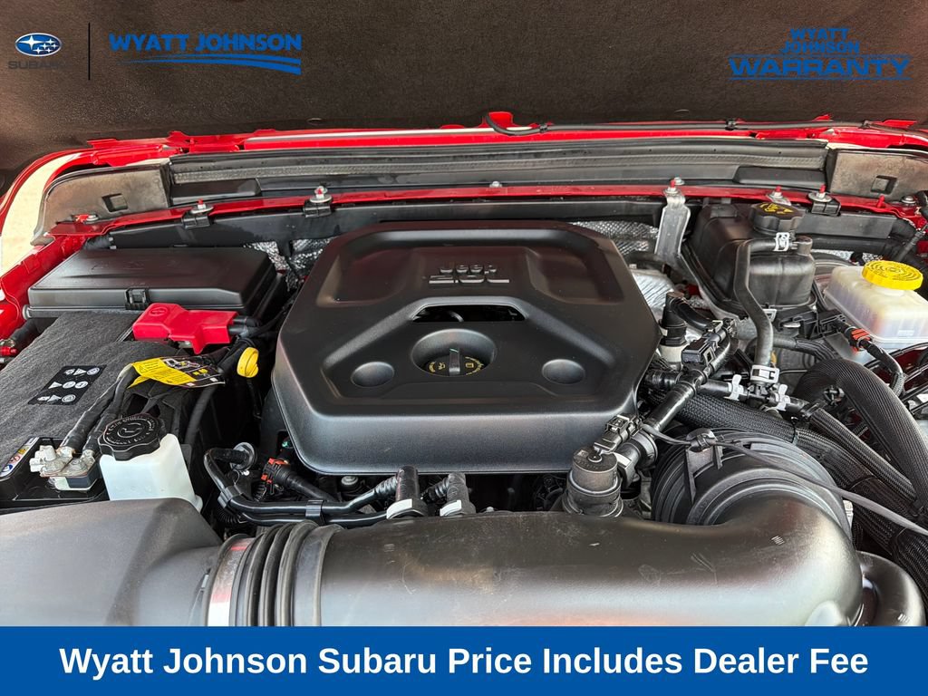 Used 2025 Jeep Wrangler Unlimited Sahara AWD/4WD image 17