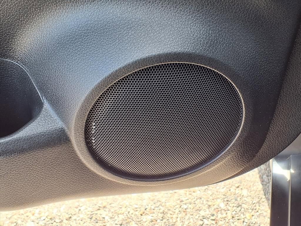 Used 2019 Nissan Rogue SV image 17