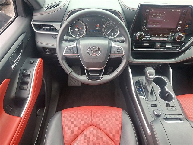 Used 2022 Toyota Highlander XSE image 13