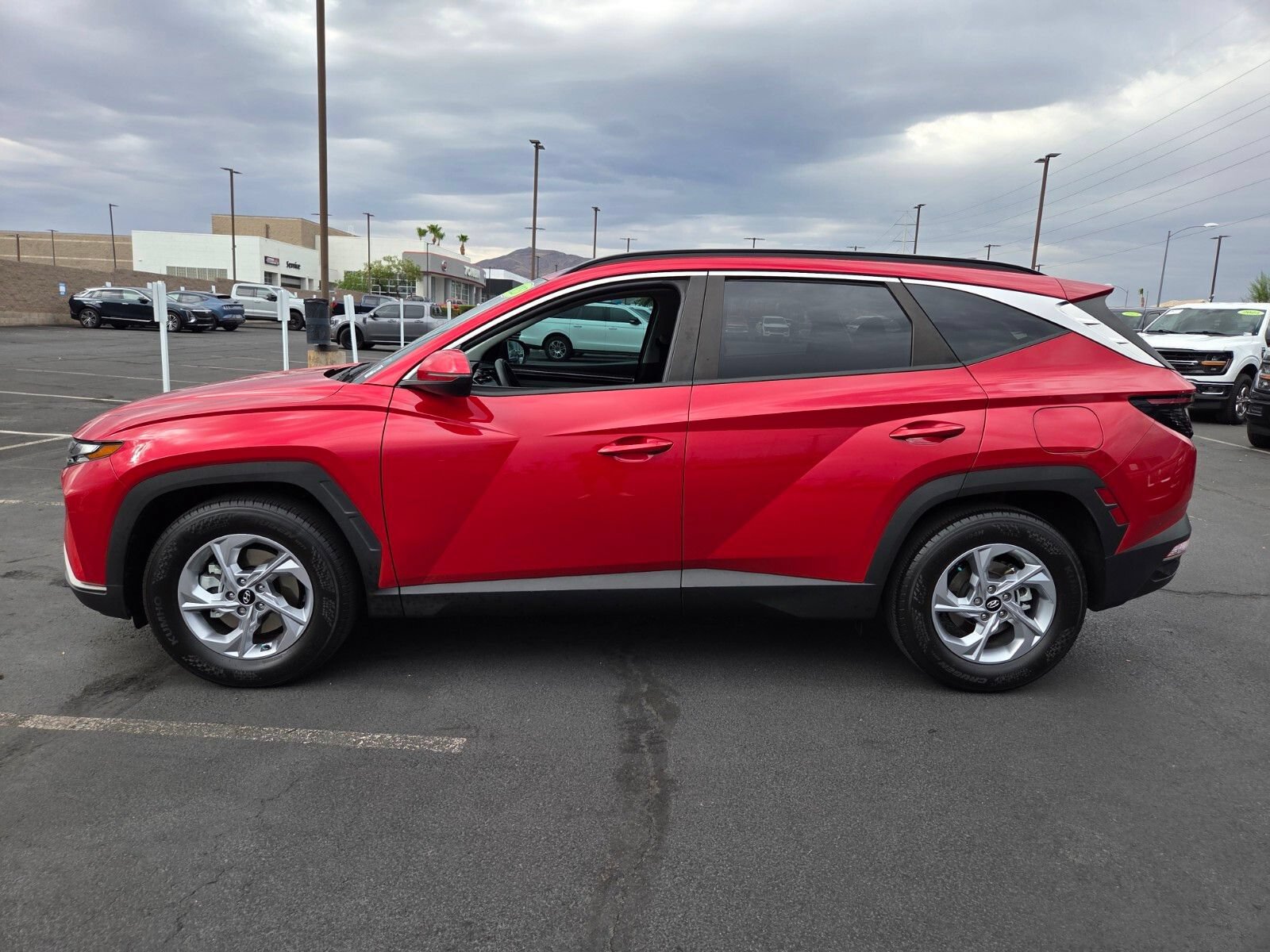 Used 2023 Hyundai Tucson SEL FWD image 3