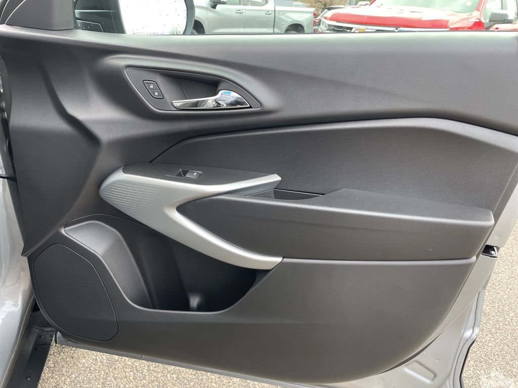New 2026 Chevrolet Trax RS w/ Driver Confidence Package image 29