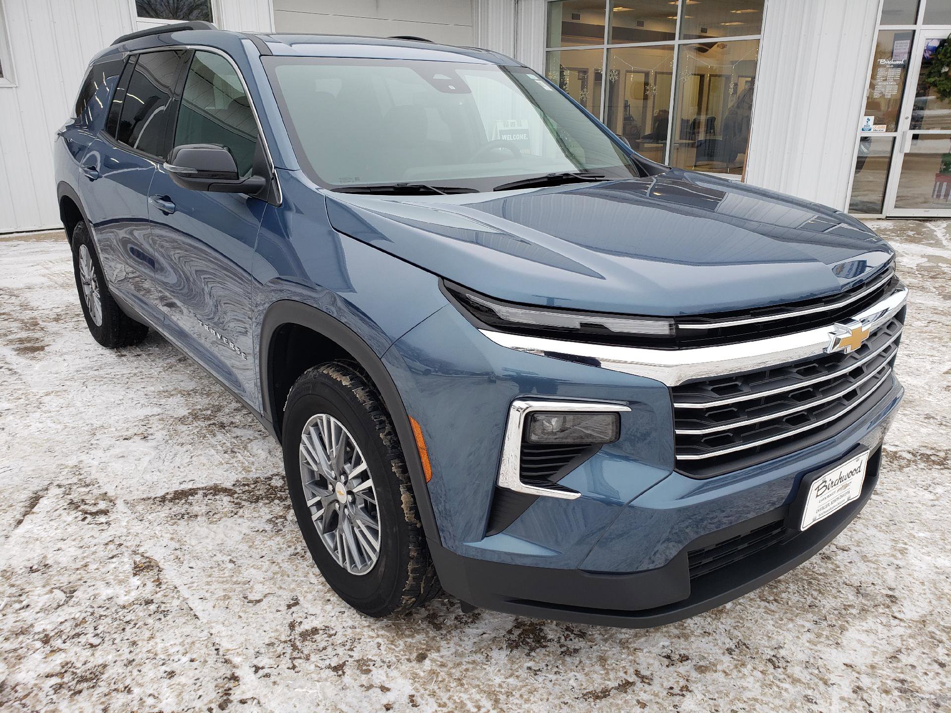 Used 2025 Chevrolet Traverse LT