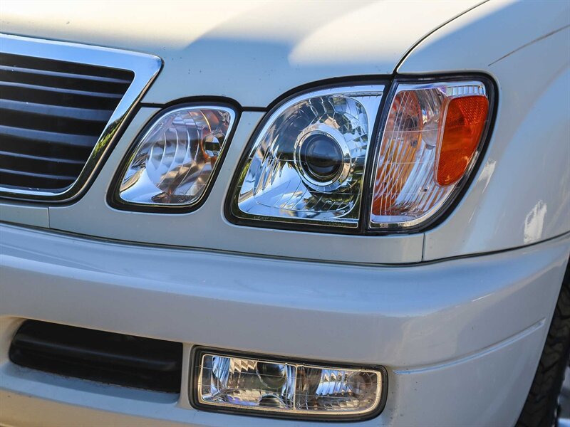 Used 2000 Lexus LX 470 4WD image 12