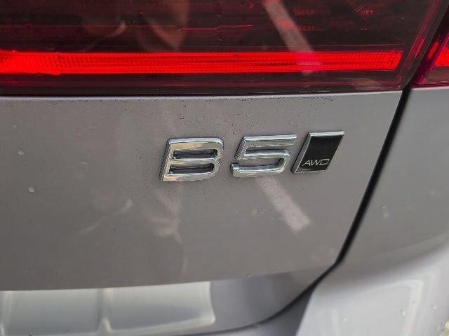 Used 2026 Volvo XC60 B5 Plus AWD/4WD image 8