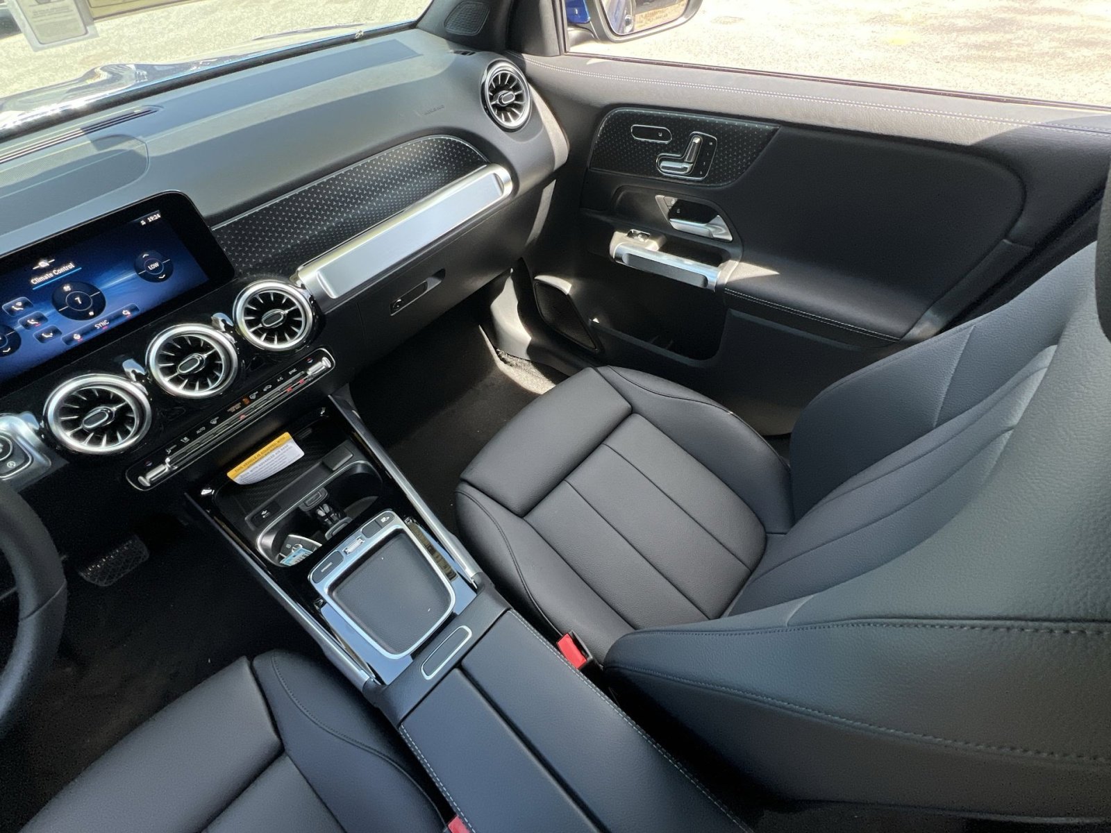 New 2026 Mercedes-Benz GLB 250 4MATIC image 14