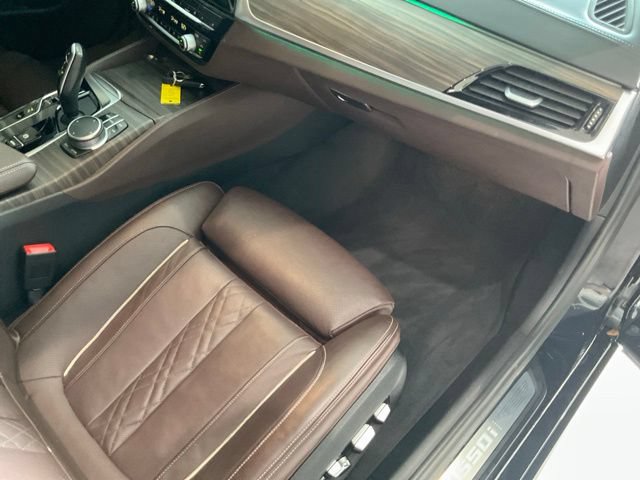 Used 2021 BMW M550i xDrive w/ Premium Package AWD/4WD image 25