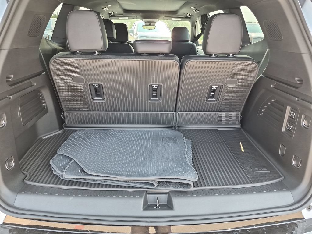New 2027 GMC Acadia Denali w/ LPO, Floor Liner Package FWD image 41