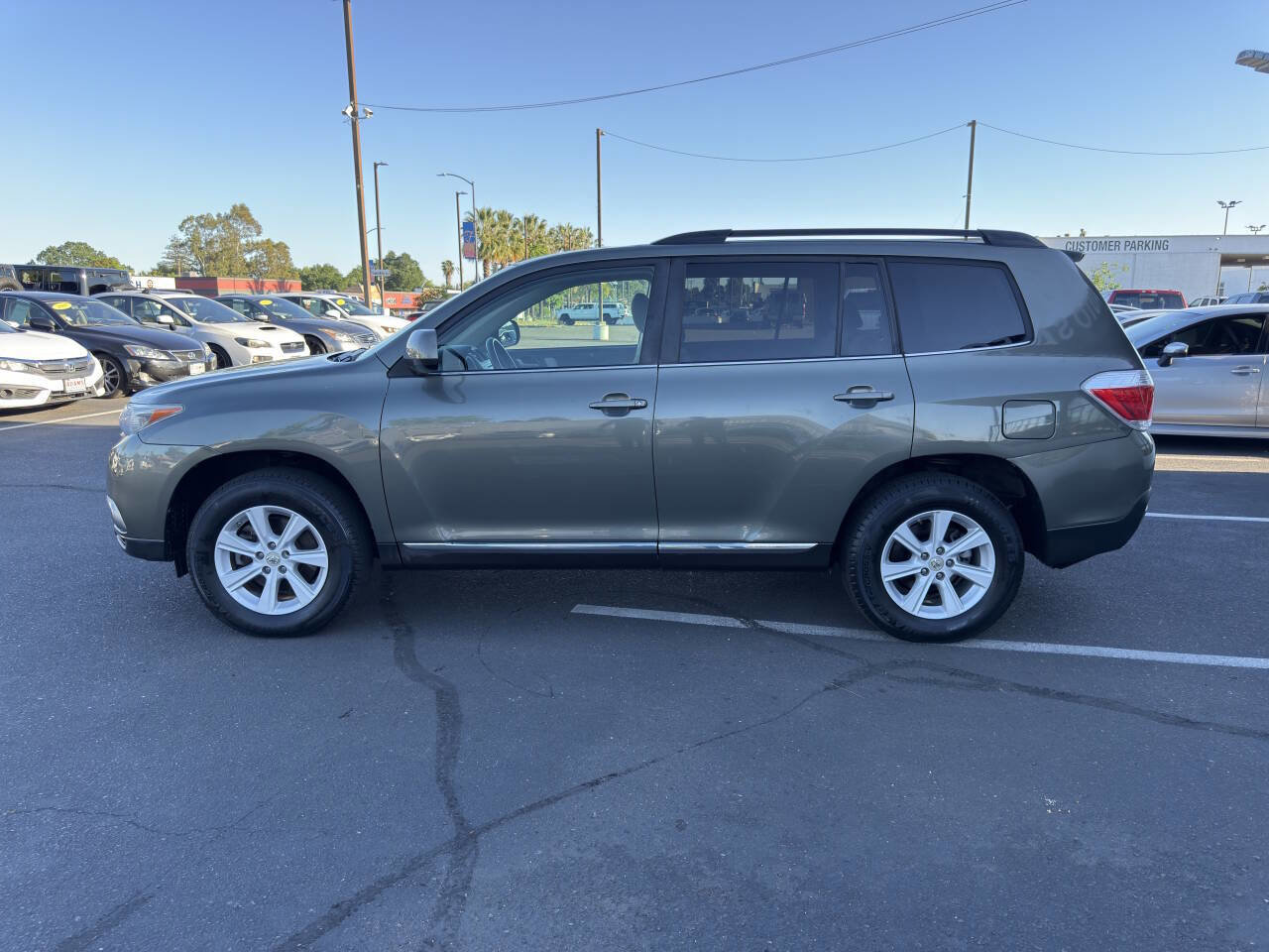 Used 2012 Toyota Highlander 4WD w/ Tech Pkg image 6