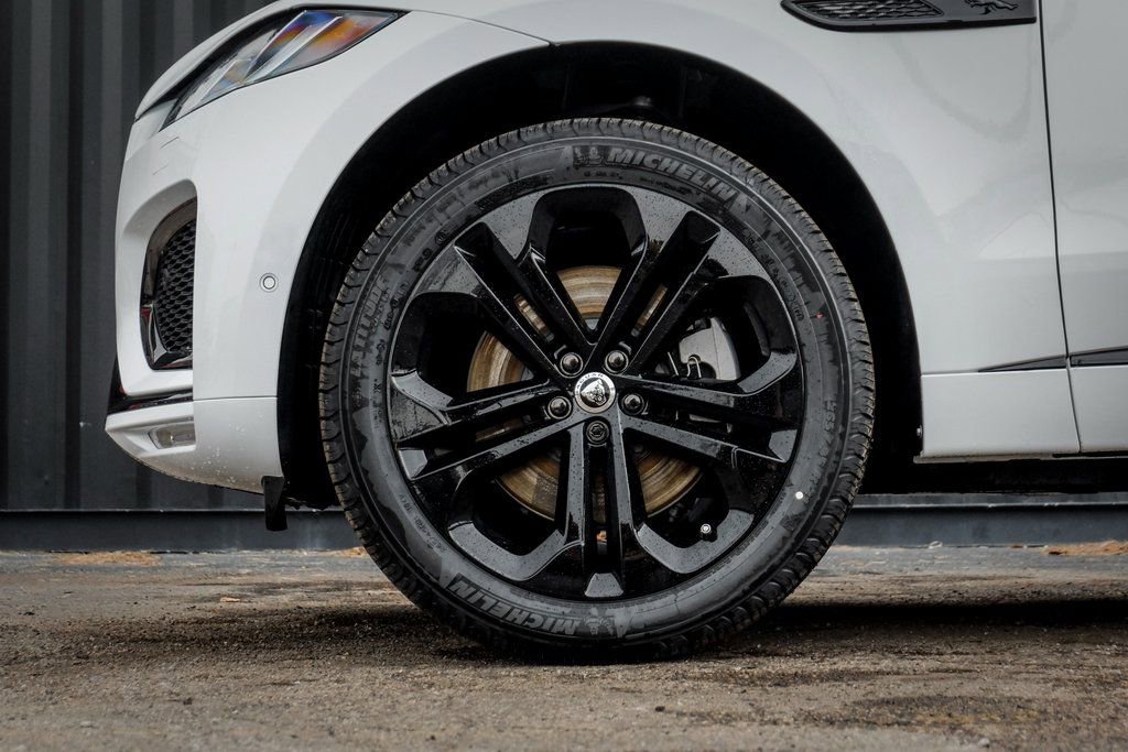 New 2026 Jaguar F-PACE R-Dynamic S image 4