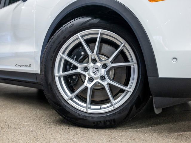Certified 2025 Porsche Cayenne S AWD/4WD image 17