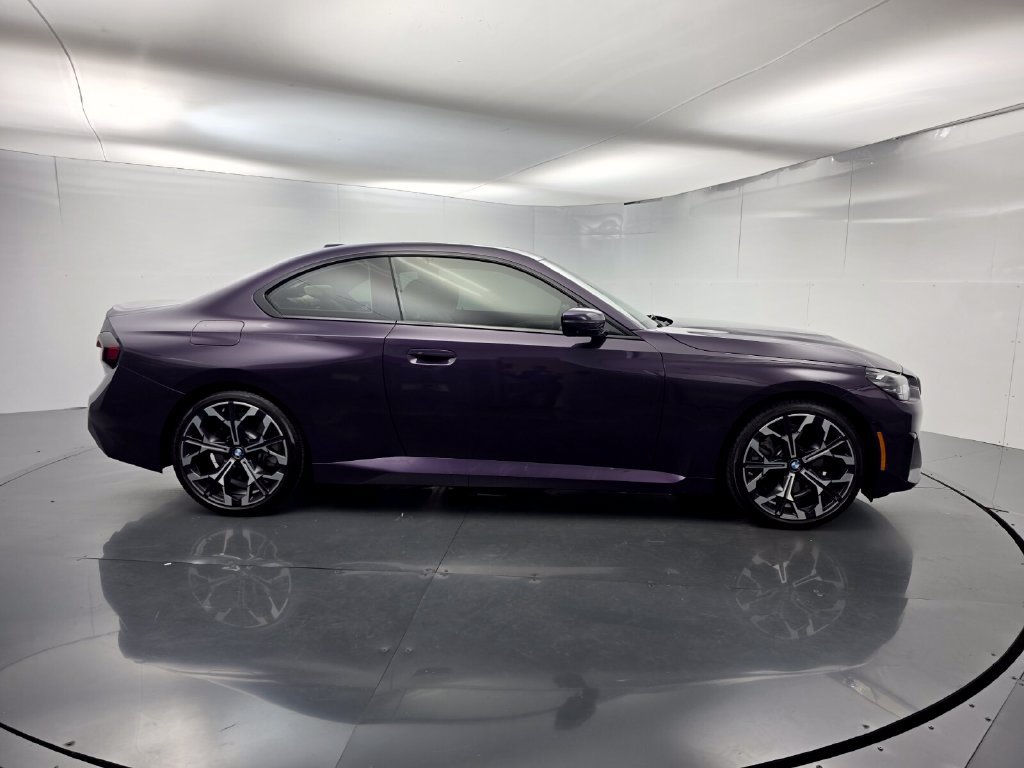 Used 2025 BMW 230i Coupe w/ Convenience Package RWD image 3