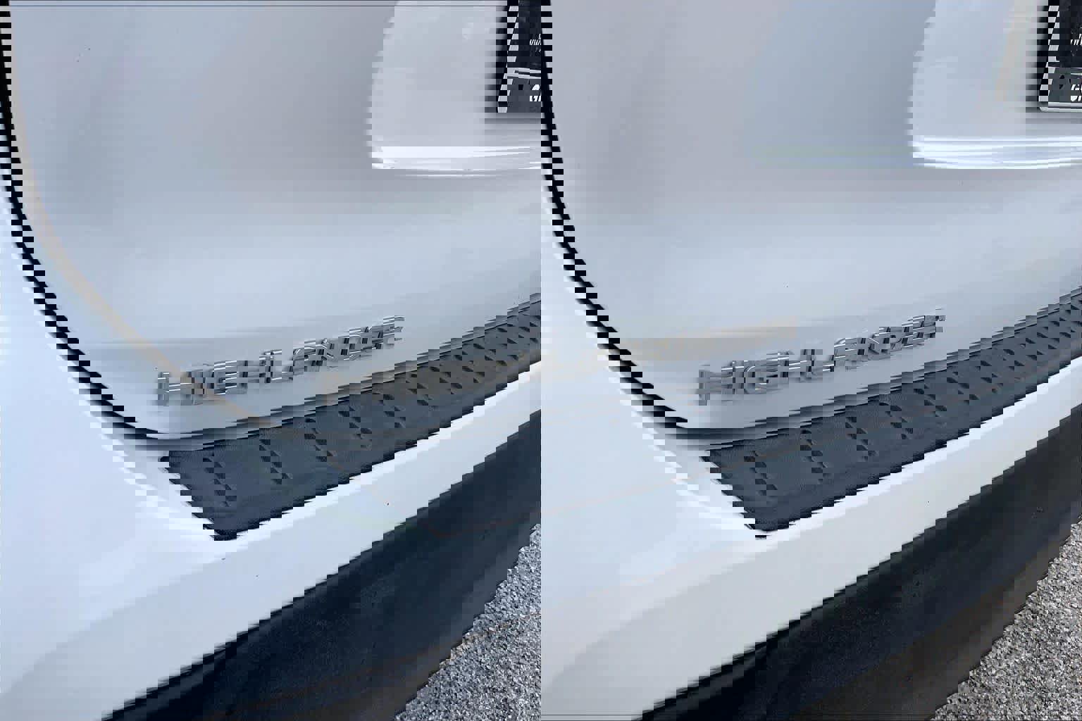 Used 2023 Toyota Highlander Bronze Edition image 31