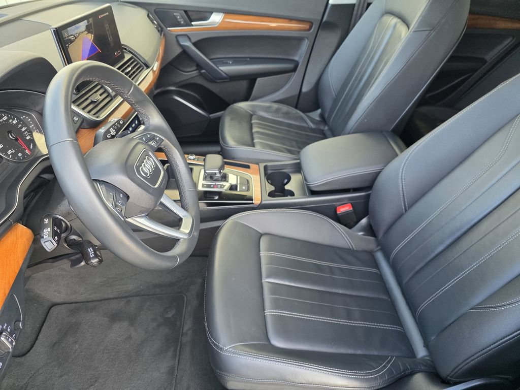 Used 2023 Audi Q5 2.0T Premium w/ Convenience Package AWD/4WD image 9