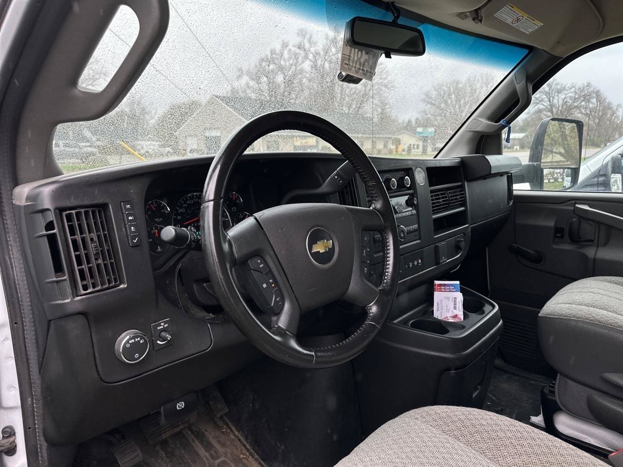 Used 2022 Chevrolet Express 3500 w/ Driver Convenience Package RWD image 11