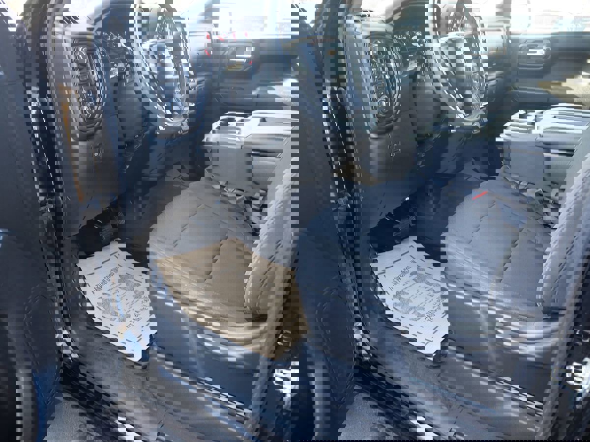 Used 2020 Chevrolet Silverado 1500 Custom w/ Custom Value Package image 9