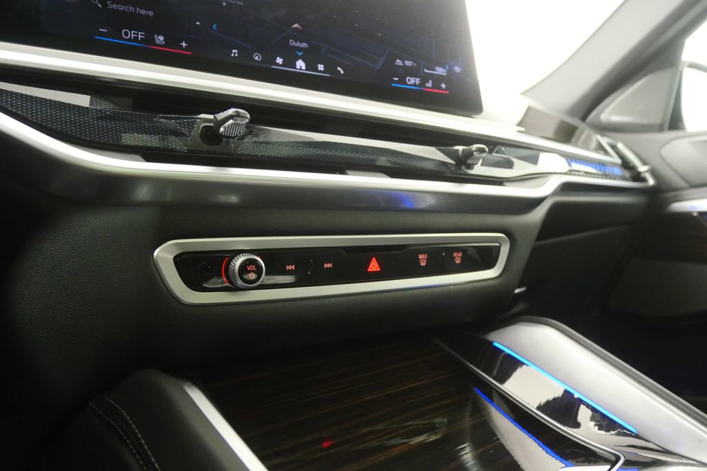 Certified 2025 BMW X6 xDrive40i image 23