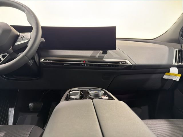 Used 2025 BMW iX xDrive50 w/ Premium Package image 34