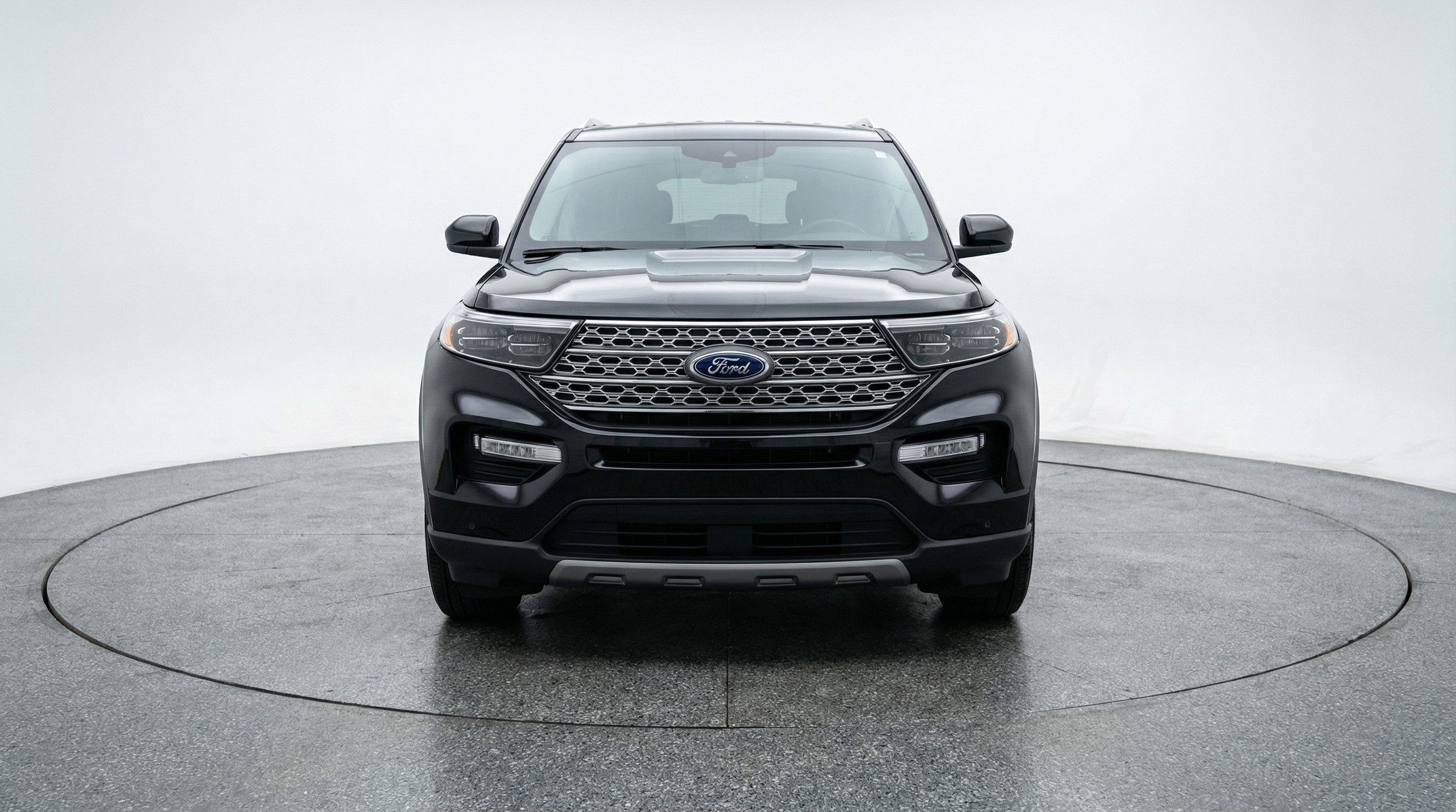 Used 2024 Ford Explorer Limited image 2