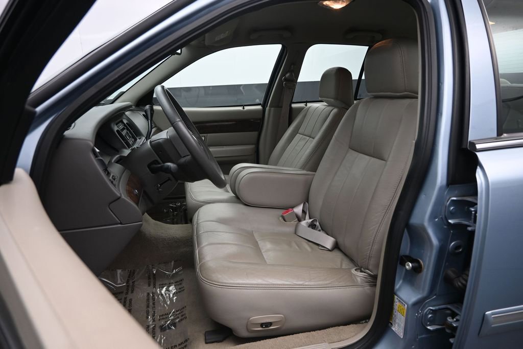 Used 2009 Mercury Grand Marquis LS RWD image 16