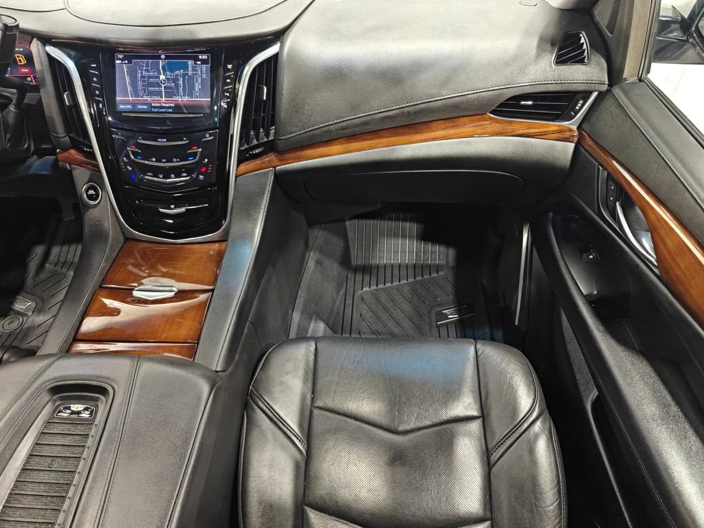 Used 2019 Cadillac Escalade Luxury AWD/4WD image 29