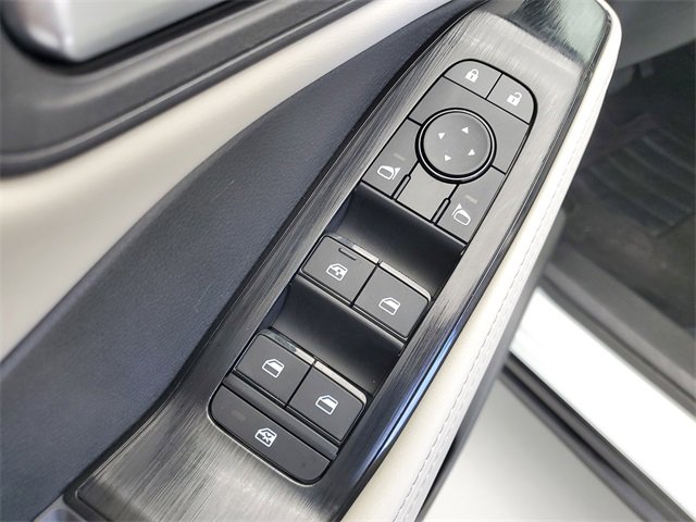 Used 2023 Nissan Rogue SV w/ SV Premium B Package image 21