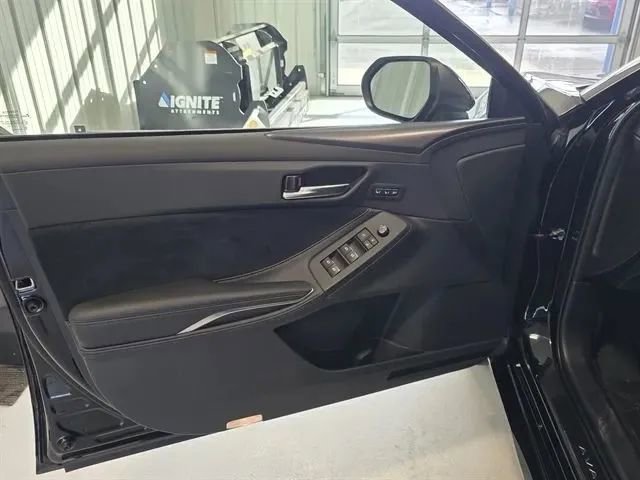 Used 2022 Toyota Avalon Touring w/ Advanced Safety Package image 7