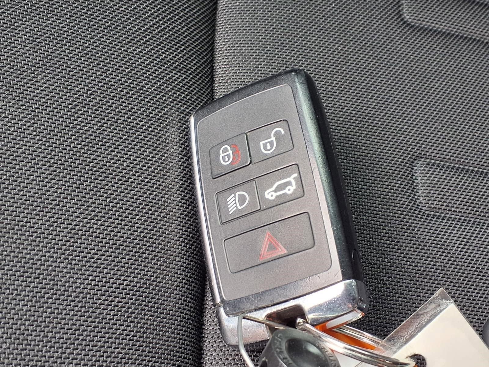 Used 2022 Land Rover Defender 90 image 25