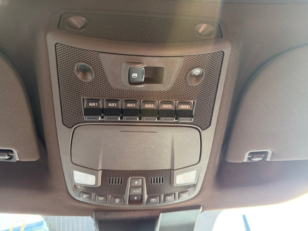 Used 2020 Ford F350 King Ranch w/ King Ranch Ultimate Package AWD/4WD image 32