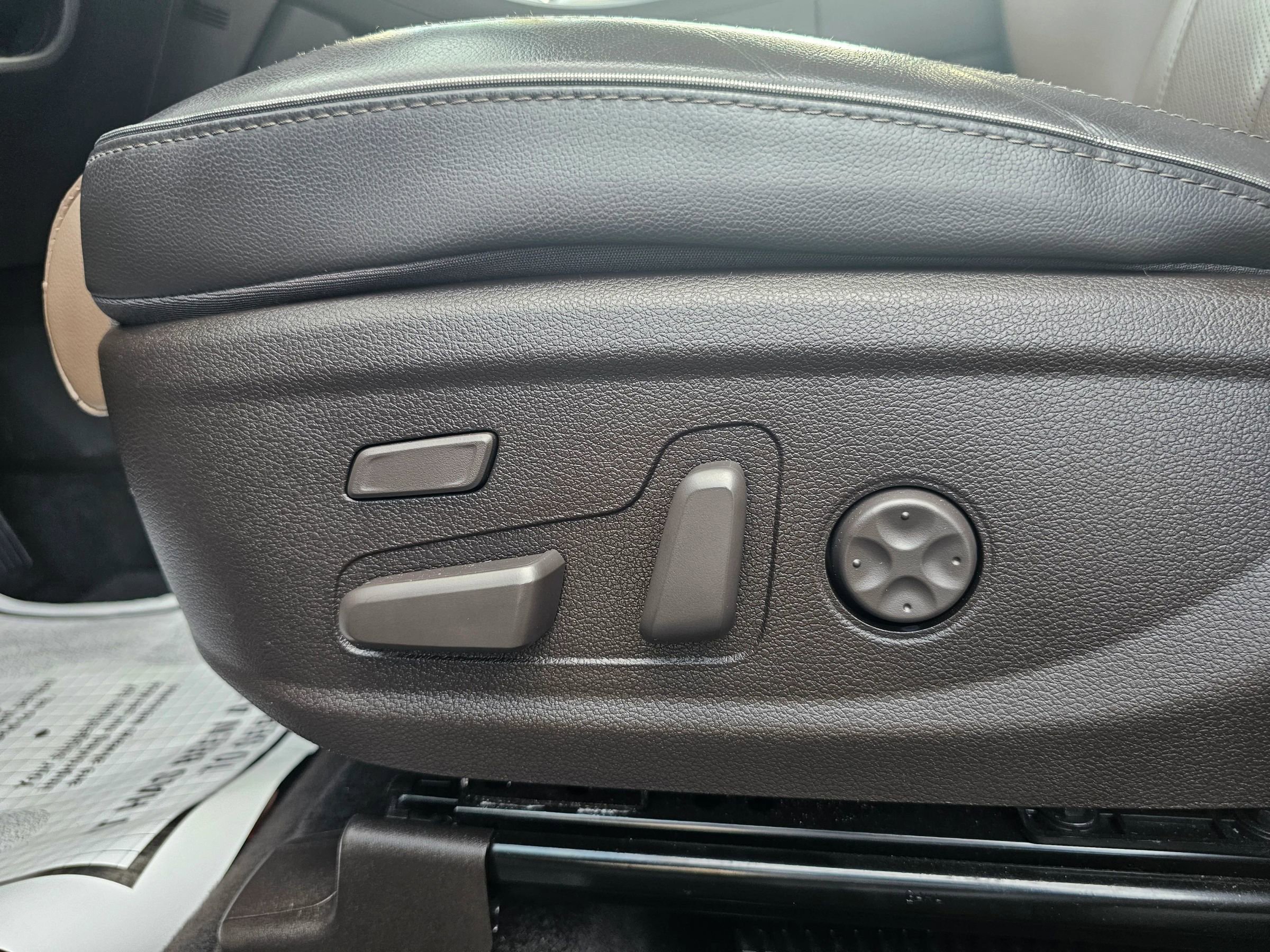Used 2022 Hyundai Santa Fe Limited image 12