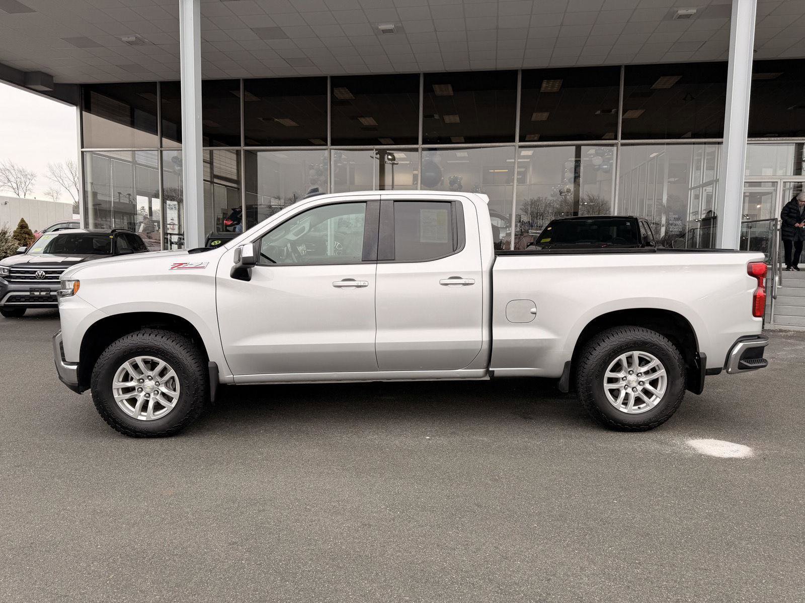 Used 2019 Chevrolet Silverado 1500 LT w/ All-Star Edition image 2