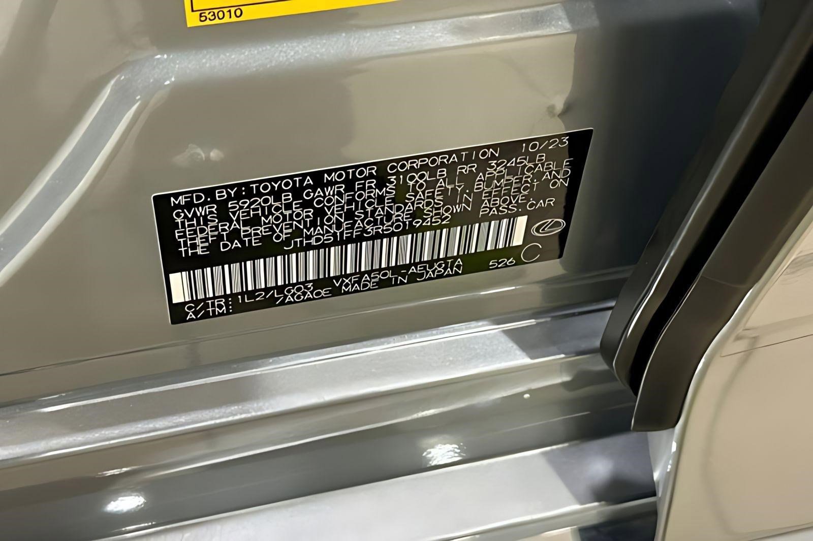 Used 2024 Lexus LS 500 w/ Interior Upgrade Package image 25