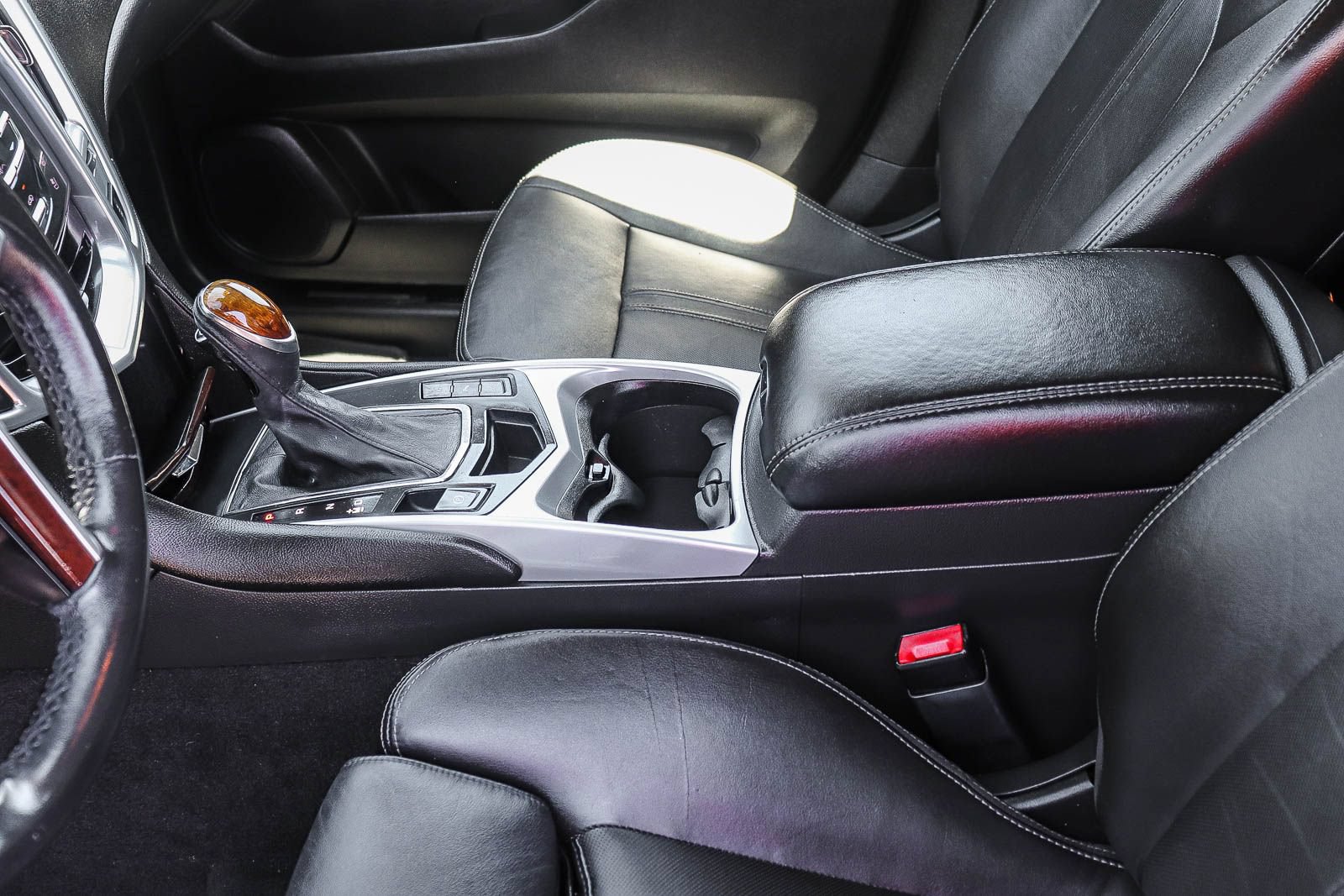 Used 2013 Cadillac SRX Premium FWD image 23