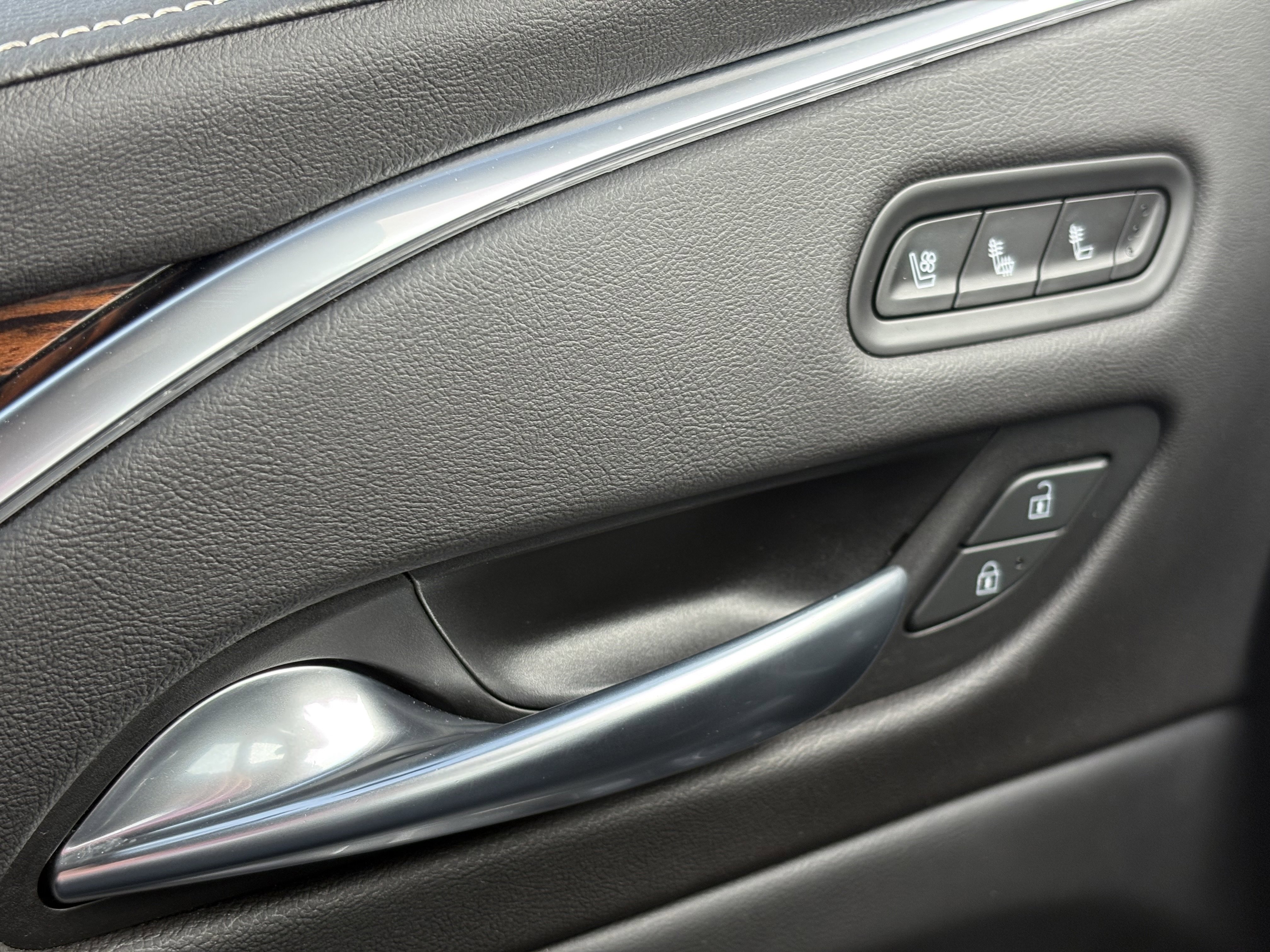 Certified 2022 Cadillac Escalade Premium Luxury image 35