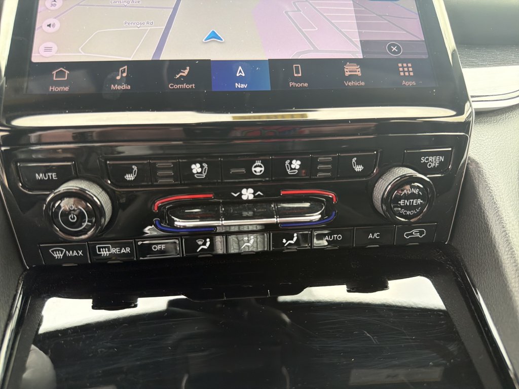 Used 2022 Jeep Grand Cherokee Trailhawk w/ Luxury Tech Group III AWD/4WD image 26