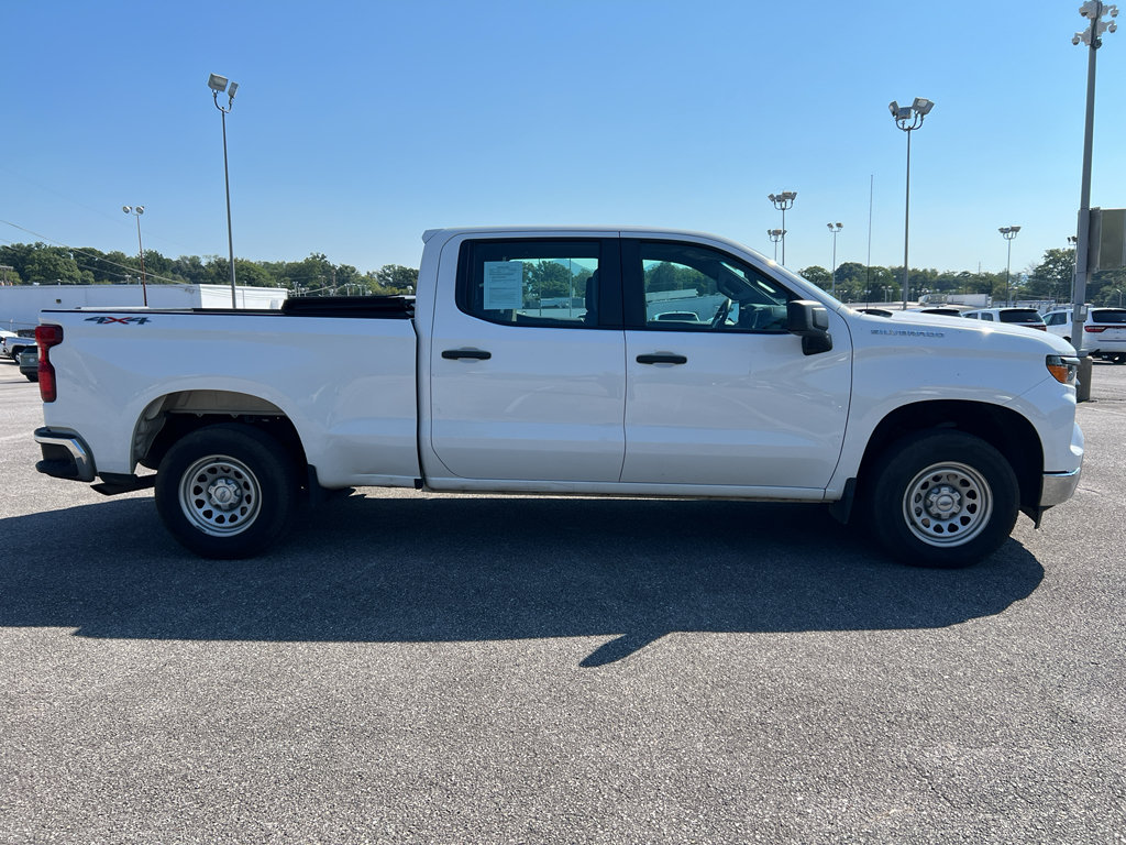 Used 2022 Chevrolet Silverado 1500 W/T AWD/4WD image 2
