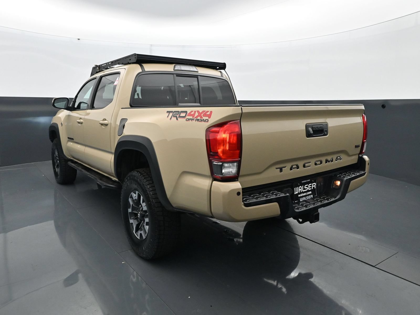 Used 2016 Toyota Tacoma TRD Off-Road AWD/4WD image 5