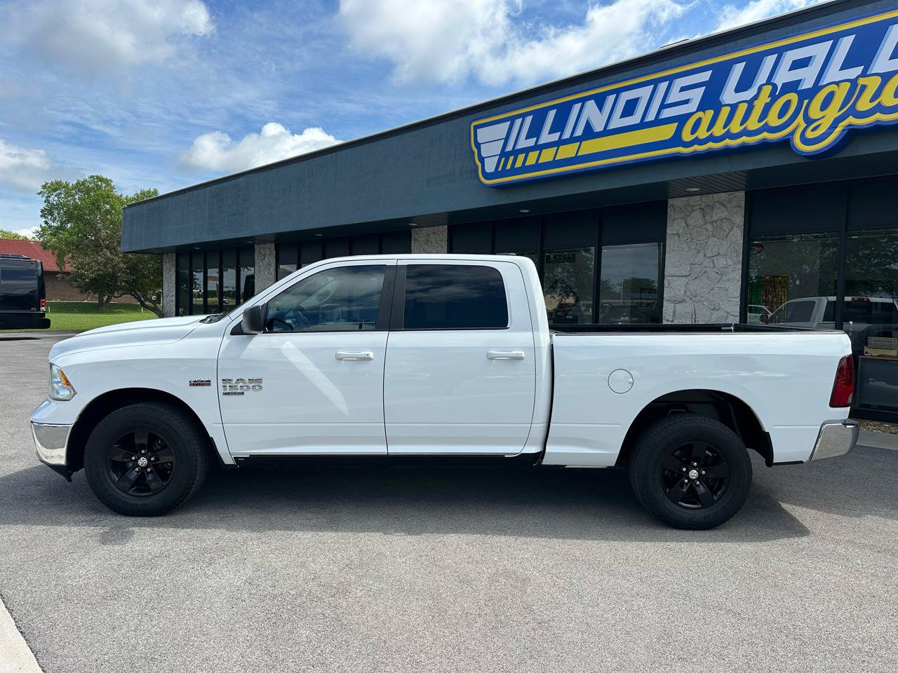 Used 2019 RAM 1500 Classic SLT RWD image 4