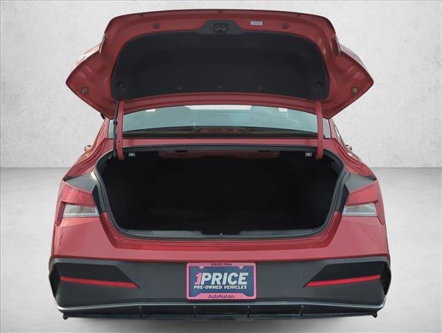 Used 2024 Hyundai Elantra SEL image 9