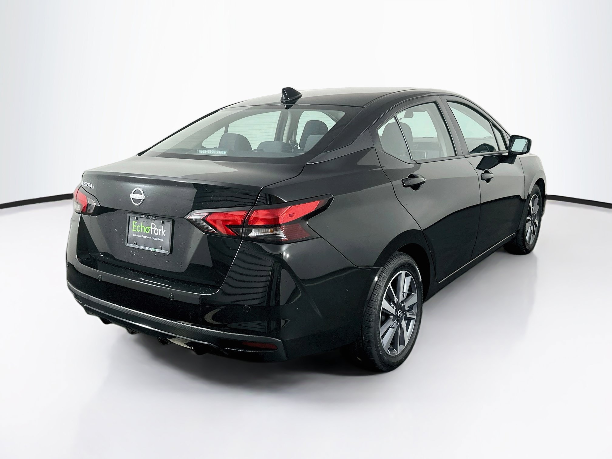 Used 2025 Nissan Versa SV FWD image 9