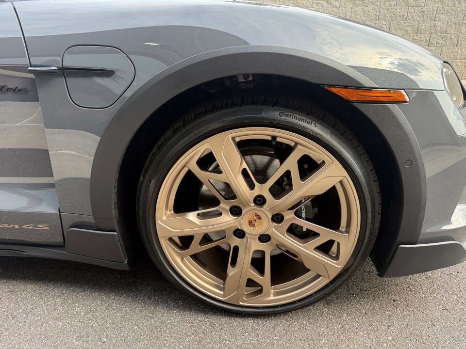 New 2026 Porsche Taycan 4S AWD/4WD image 11