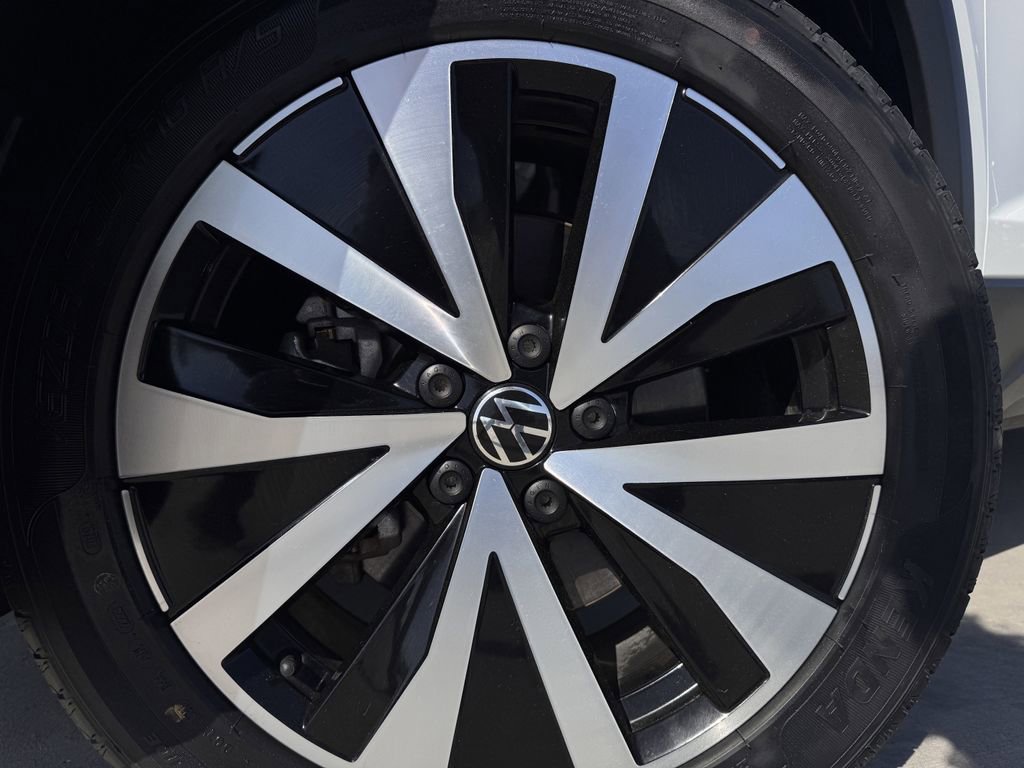 Used 2023 Volkswagen Taos SE image 9