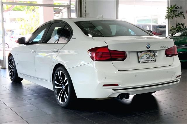 Used 2018 BMW 330e w/ Convenience Package RWD image 5