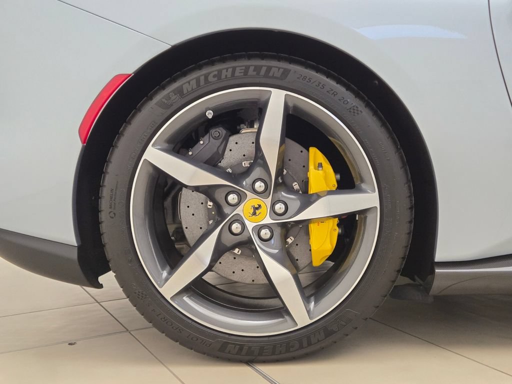 Used 2023 Ferrari Portofino M RWD image 7