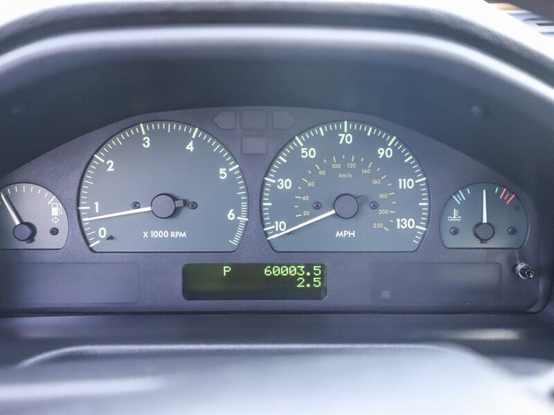Used 2002 Land Rover Range Rover HSE image 32