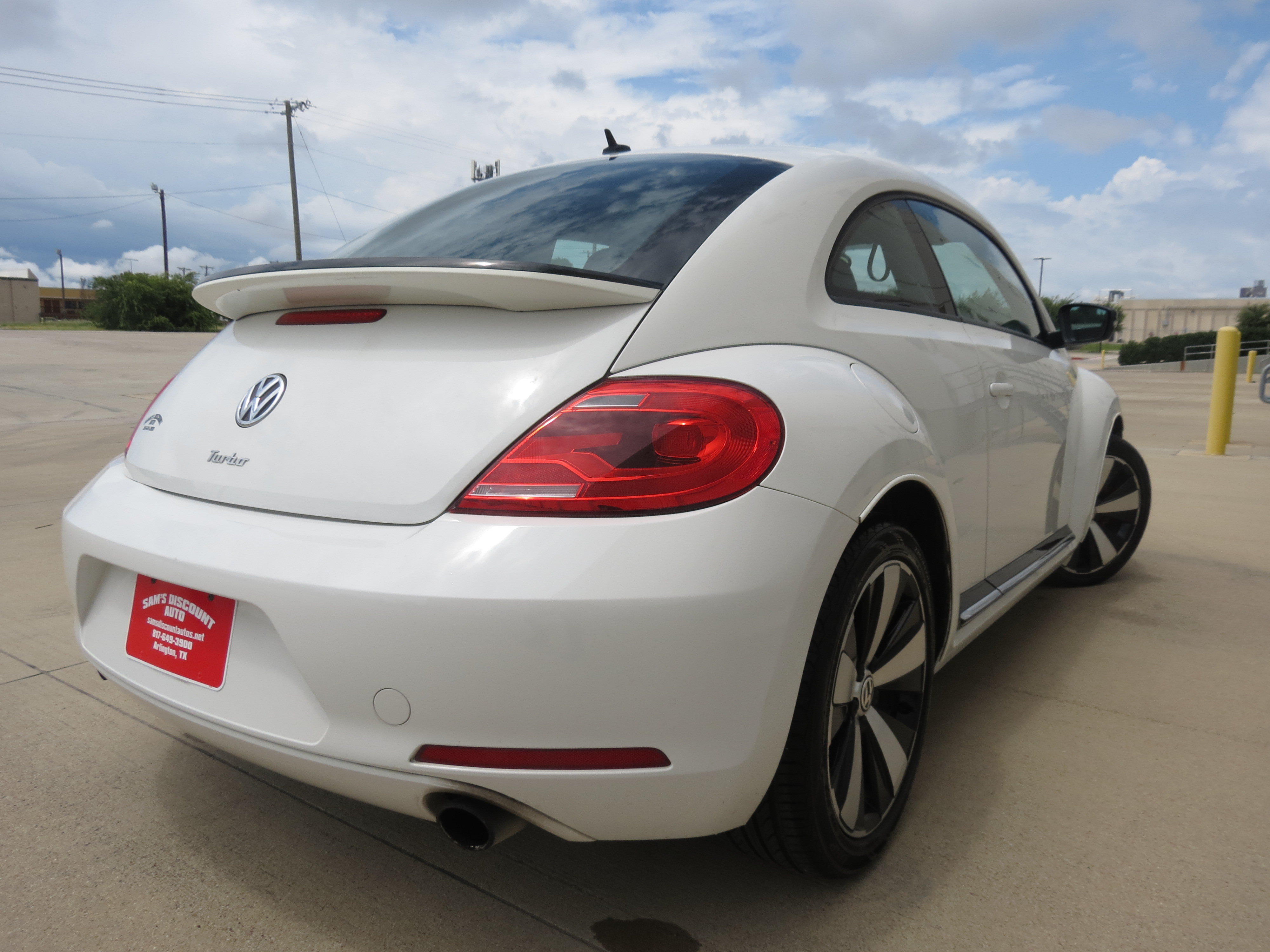 Used 2012 Volkswagen Beetle Turbo FWD image 4
