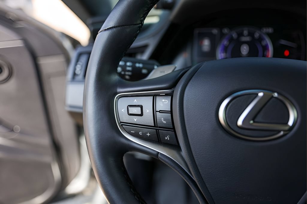 Used 2024 Lexus ES 350 w/ Premium Package FWD image 14