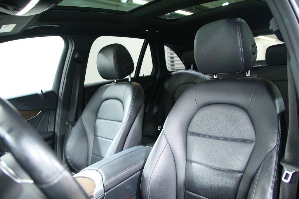 Used 2022 Mercedes-Benz GLC 300 4MATIC image 7