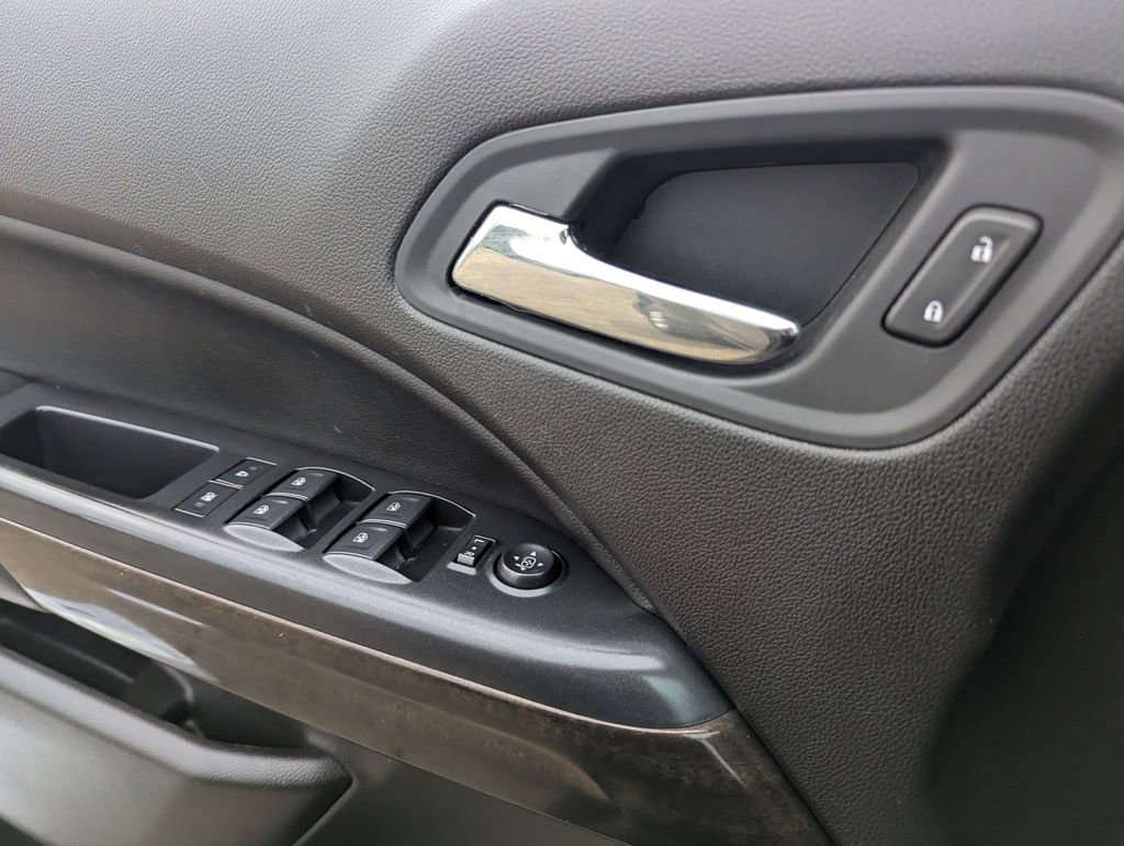 Used 2018 GMC Canyon SLE image 17